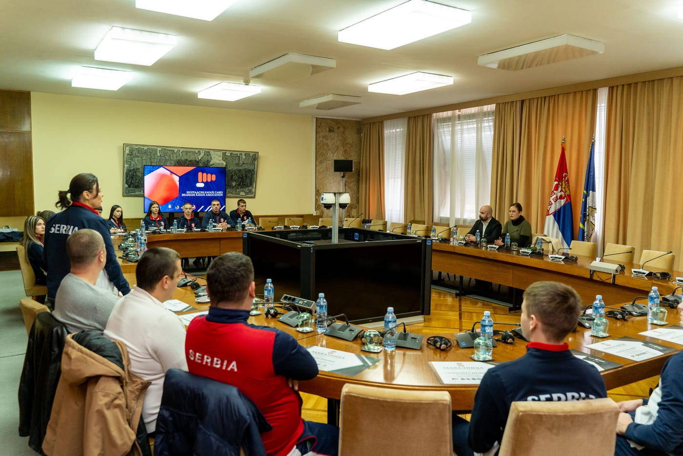 MINISTARKA PAVKOV SA MLADIM KARATISTIMA BEOGRADSKOG KARATE SAVEZA
